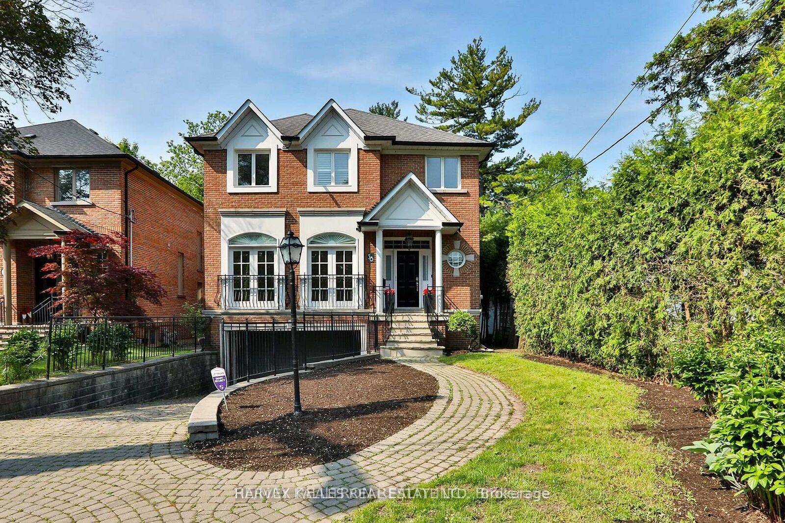 Property Photo: 38 Gwendolen Crescent ON M2N 2L7