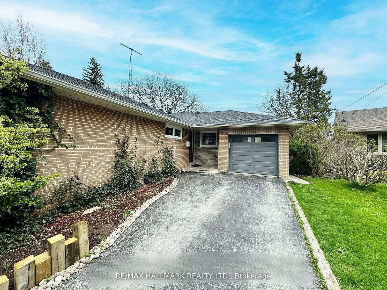 Property Photo:  42 Millgate Crescent Bsmt  ON M2K 1L6 