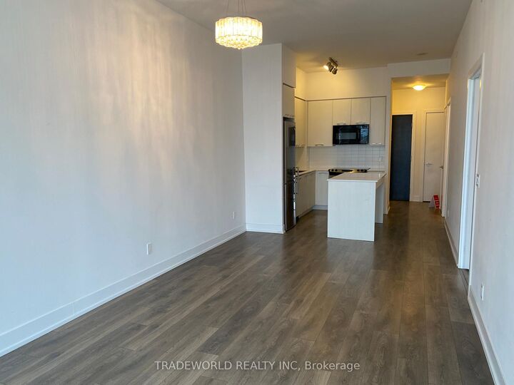 Property Photo:  9471 Yonge Street 308  ON L4C 1V4 