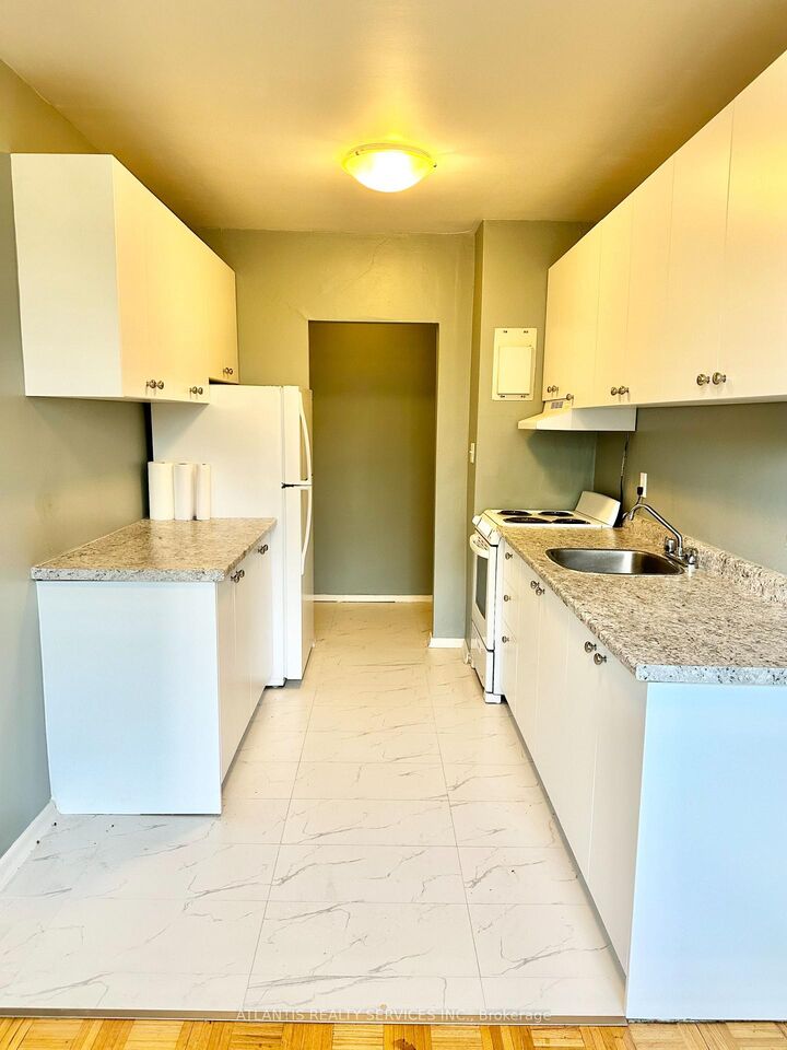 Property Photo:  2445 Woodward Avenue 503  ON L7R 1V3 