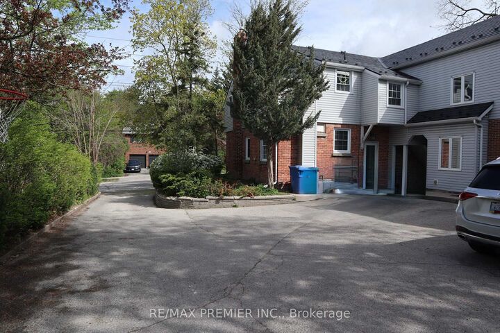 Property Photo:  79 Wellington Street E Unit 0 (Bsmt)  ON L4M 2C3 