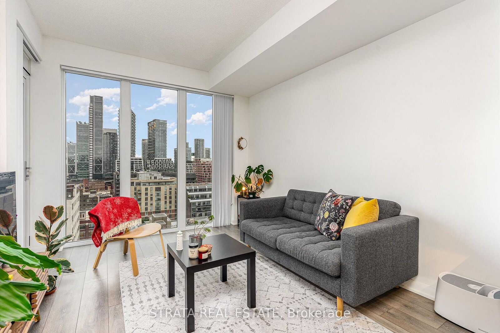 Property Photo:  435 Richmond Street W 1606  ON M5V 0N3 