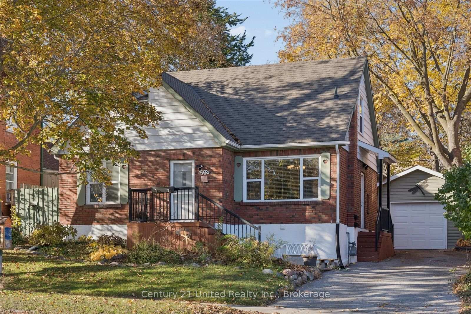 Property Photo:  566 Sherbrooke Street  ON K9J 2P5 