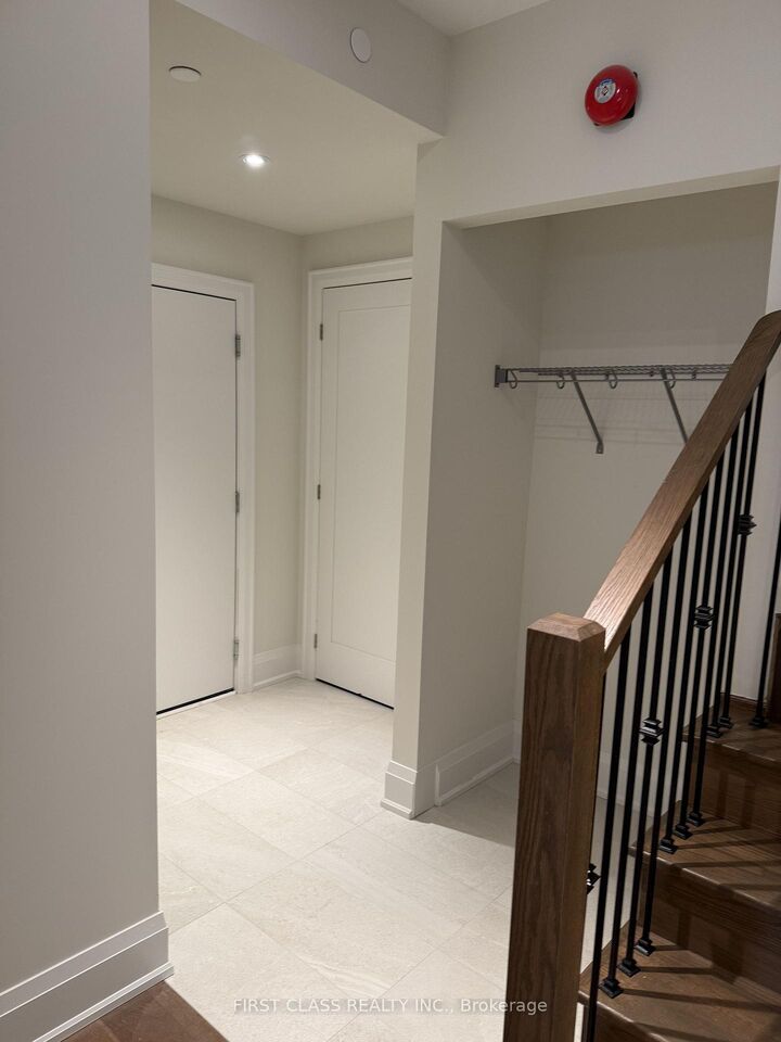 Property Photo:  10 William Fisher Lane  ON L4S 0R1 