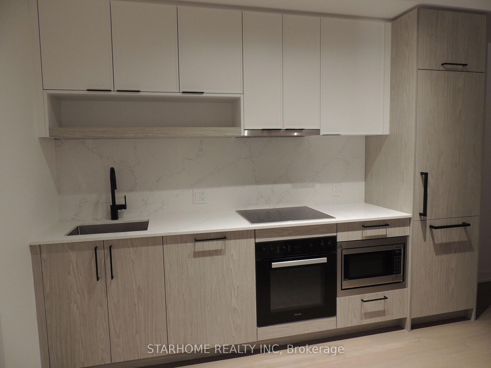 Property Photo:  91 Montclair Avenue 2109  ON M5P 0B1 