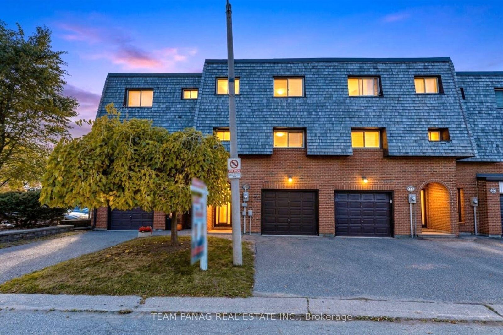 Property Photo:  28 Briar Path  ON L6T 2A2 