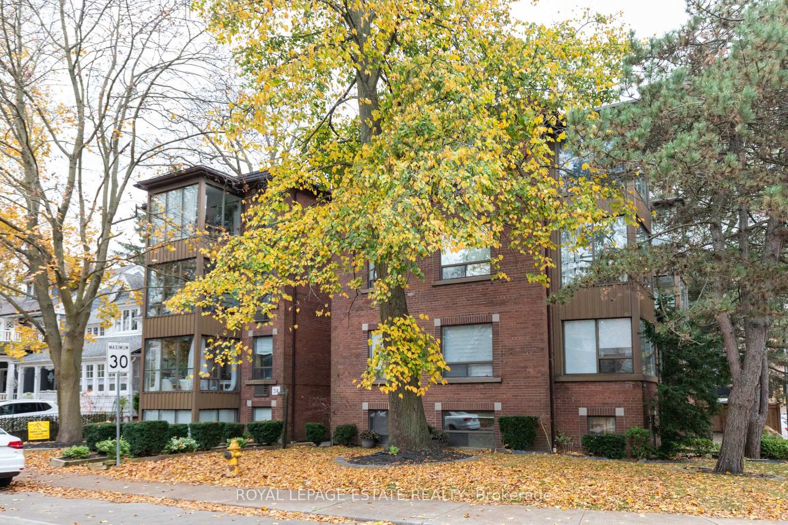 Property Photo:  15 Violet Avenue 6  ON M4E 1A9 