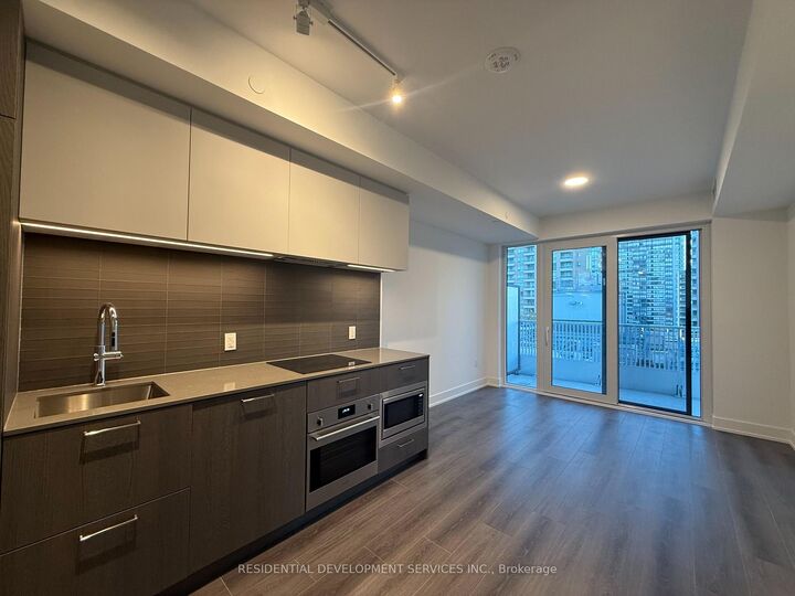Property Photo:  36 Olive Avenue 705  ON M2N 0M4 