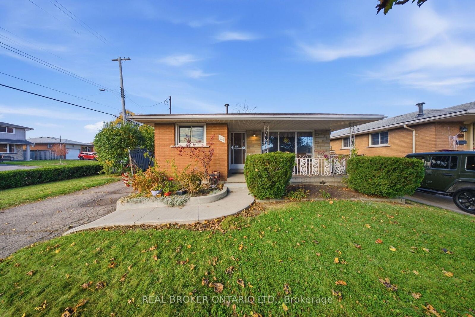 Property Photo: 24 Rapallo Drive ON L8T 3X5