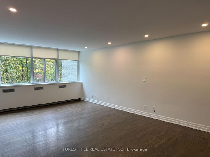 Property Photo:  561 Avenue Road 305  ON M4V 2J8 
