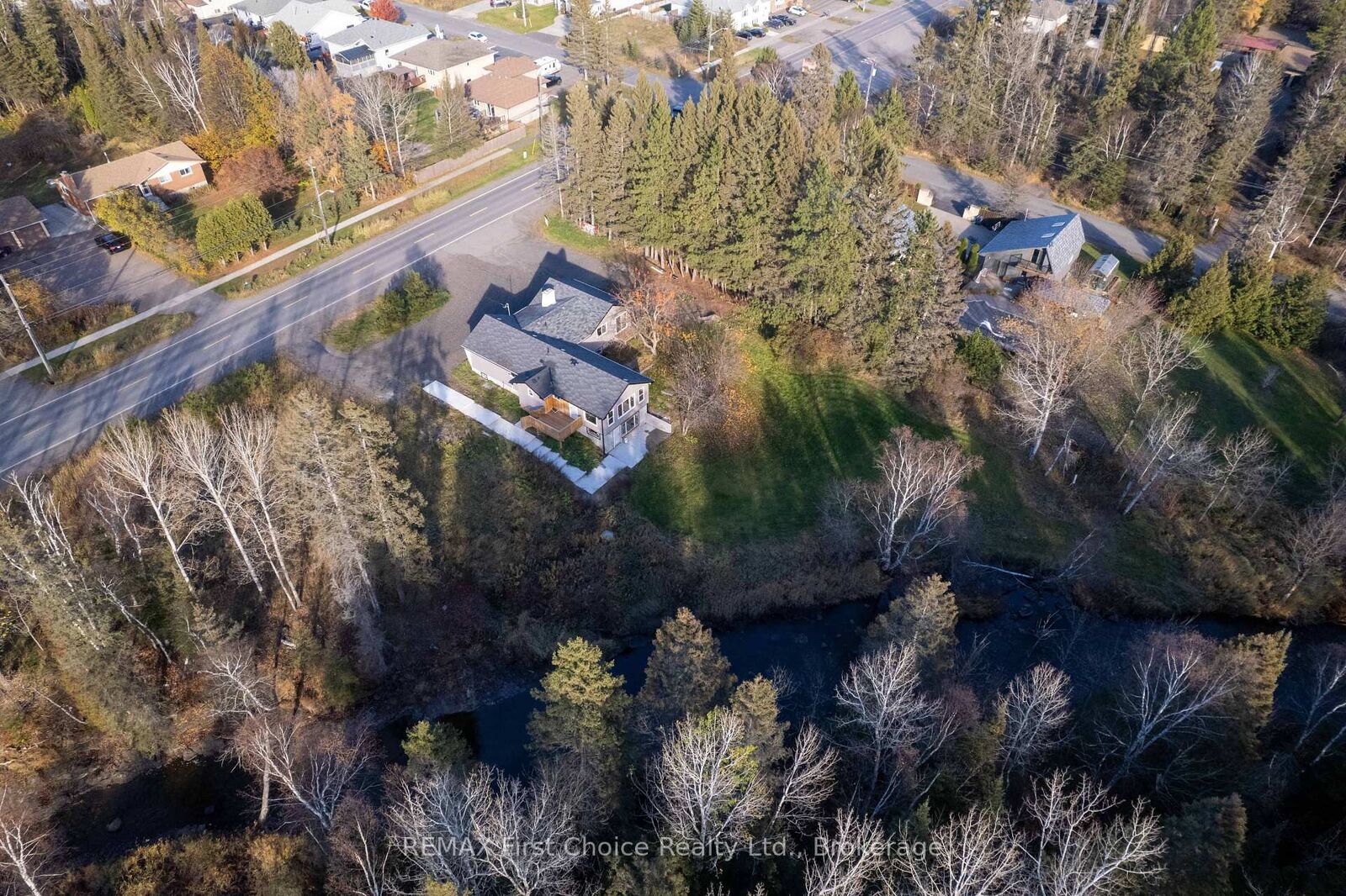 Property Photo:  1507 John Street Road  ON P7G 1J1 
