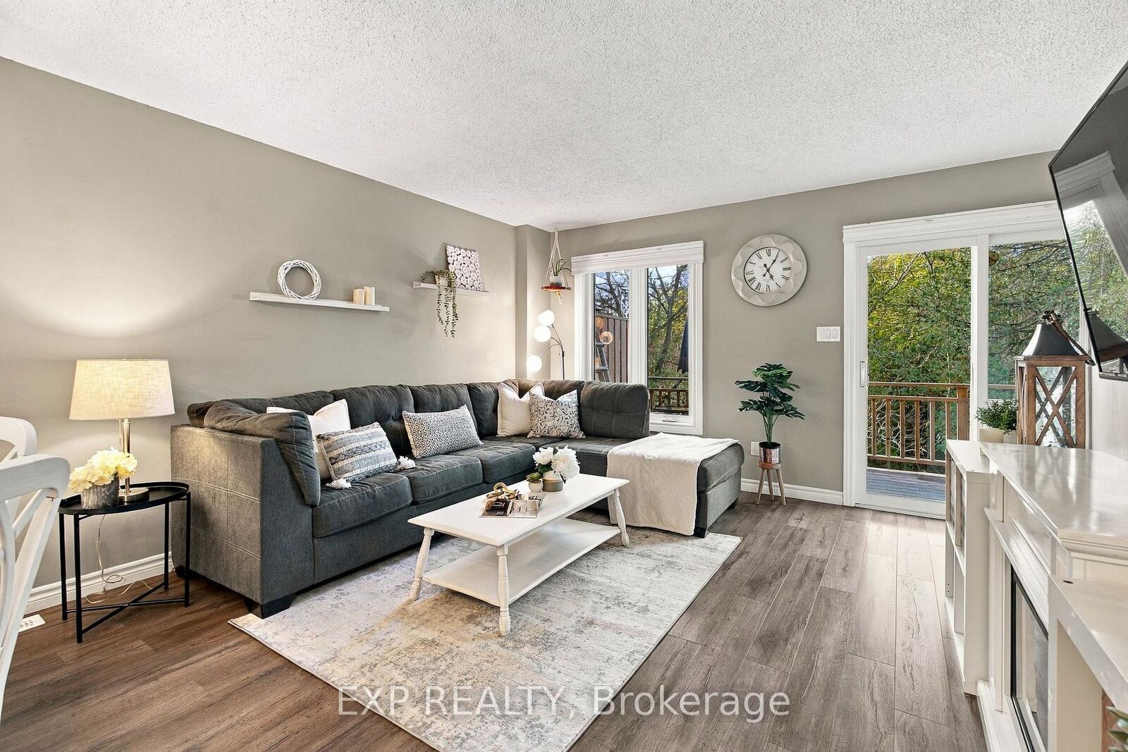 Property Photo:  100 Inkerman Street 10  ON N0B 2K0 