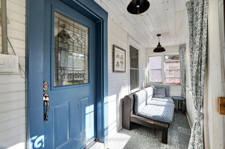 Property Photo:  18 Murdock Street  ON L7G 3L8 