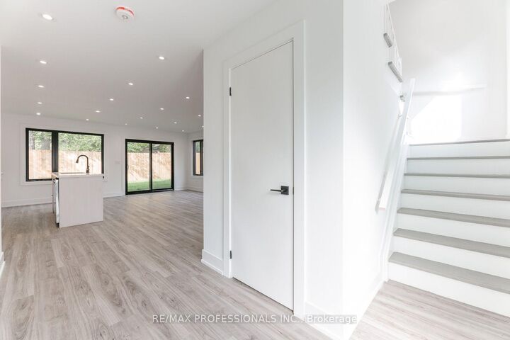 Property Photo: 38 Thirty Third Street Grdnsuite ON M8W 3H1