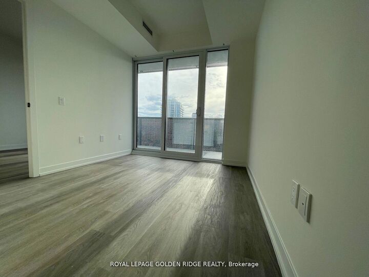 Property Photo:  55 Cooper Street 6812  ON M5E 0G1 