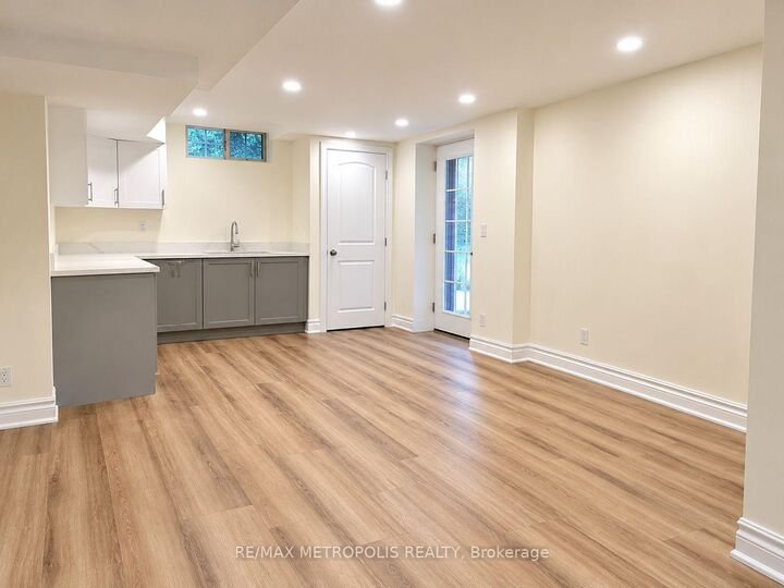 Property Photo: 5 Glenayr Gate Bsmt ON L1N 8J4