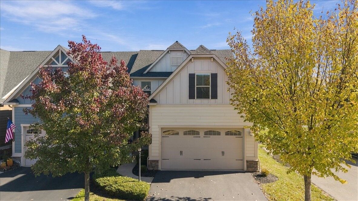 Property Photo: 2000 Connecticut Ln PA 15143