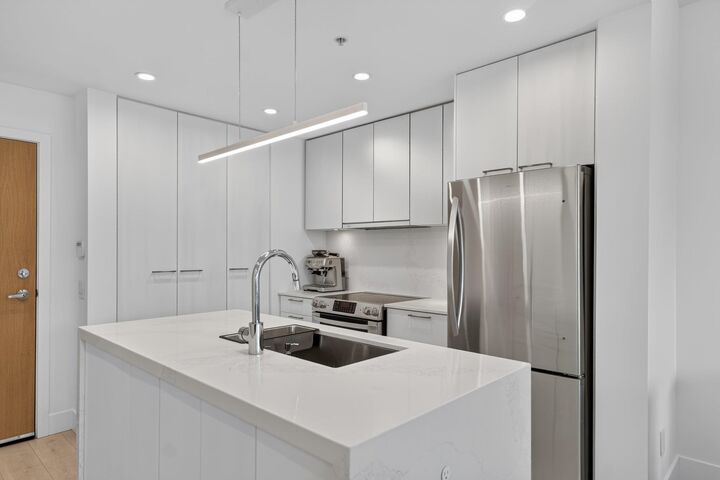 Property Photo:  221 E 3rd 506  BC V7L 1E7 