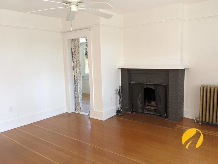 Property Photo:  1631 Dunbar Street Upper 1  BC V6R 3L7 