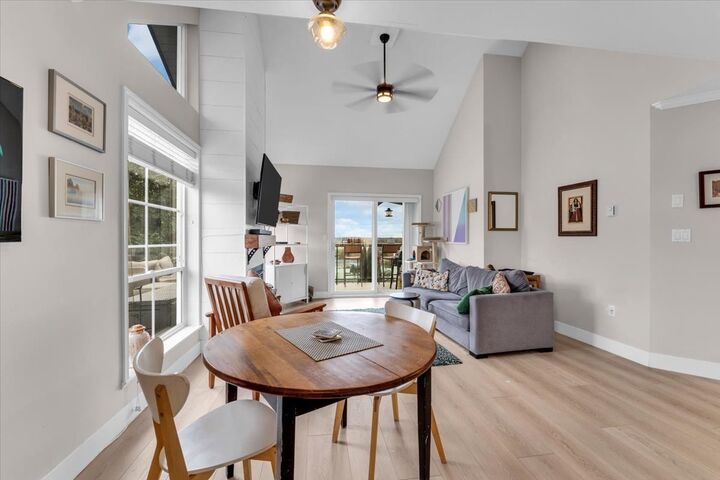 Property Photo: 33150 4th Avenue 305 BC V2V 7A3