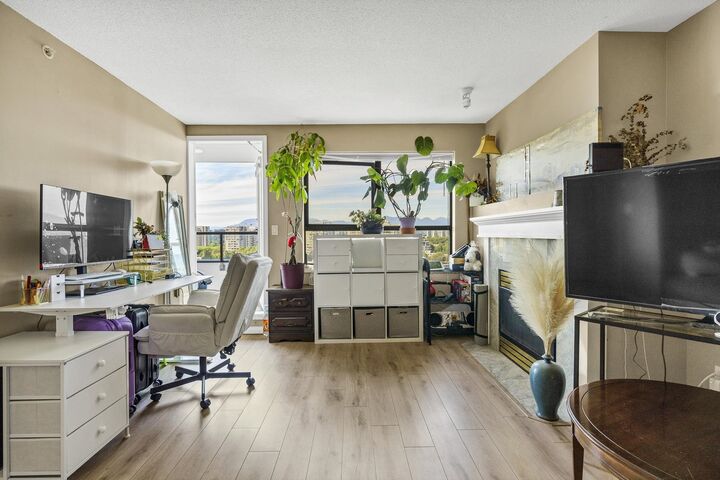 Property Photo:  6611 Cooney Road 1303  BC V6Y 4C5 