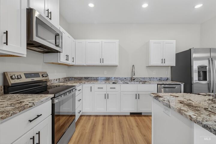 Property Photo: 3721 Slate Court B ID 83501