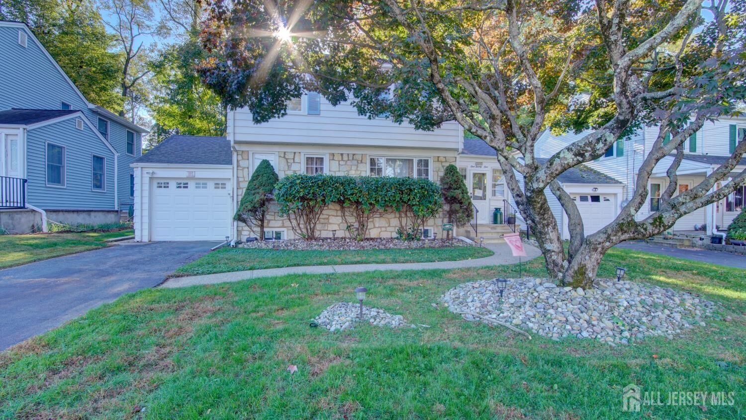 Property Photo:  121 Palmer Lane  NJ 08618 
