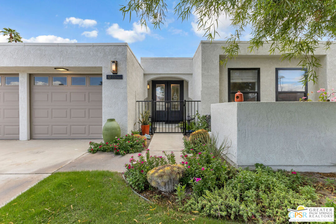 Property Photo: 12 Santa Clara Dr CA 92270