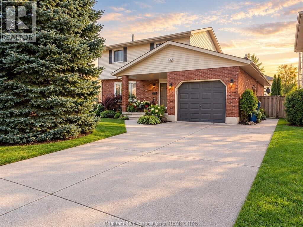 Property Photo:  73 Valley Road  ON N7L 5G2 