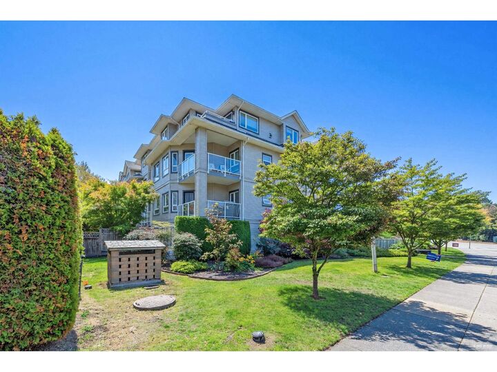 Photo de la propriété:  8142 120A Street 310  BC V3W 0N1 