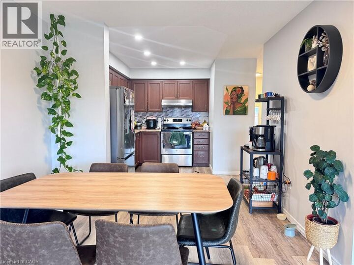 Property Photo:  1371 Countrystone Drive  ON N2N 3R8 