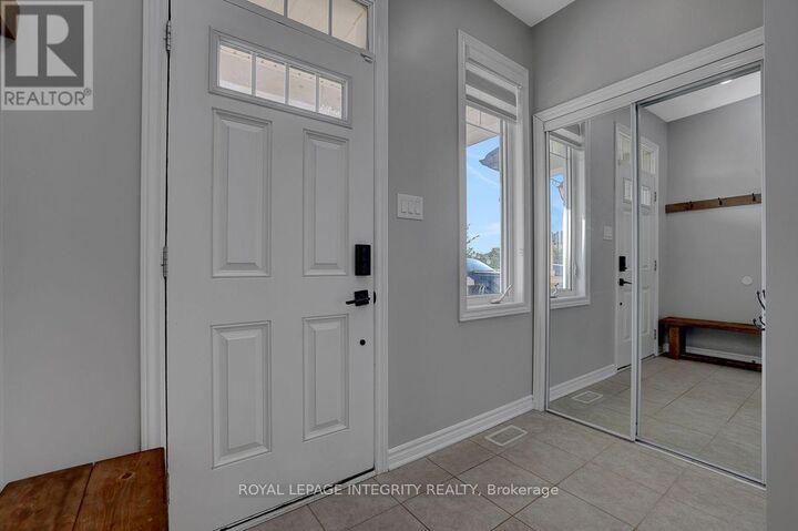 Property Photo:  256 Ponderosa Street  ON K2V 0N4 