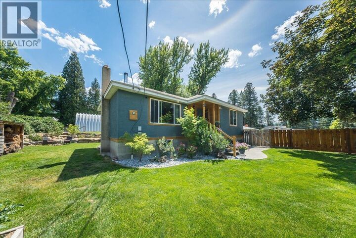 Property Photo: 526 12th Avenue BC V0G 1G0