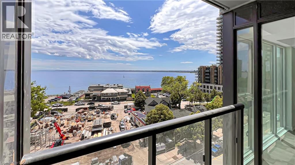 Property Photo: 370 Martha Street 606 ON L7R 0G9