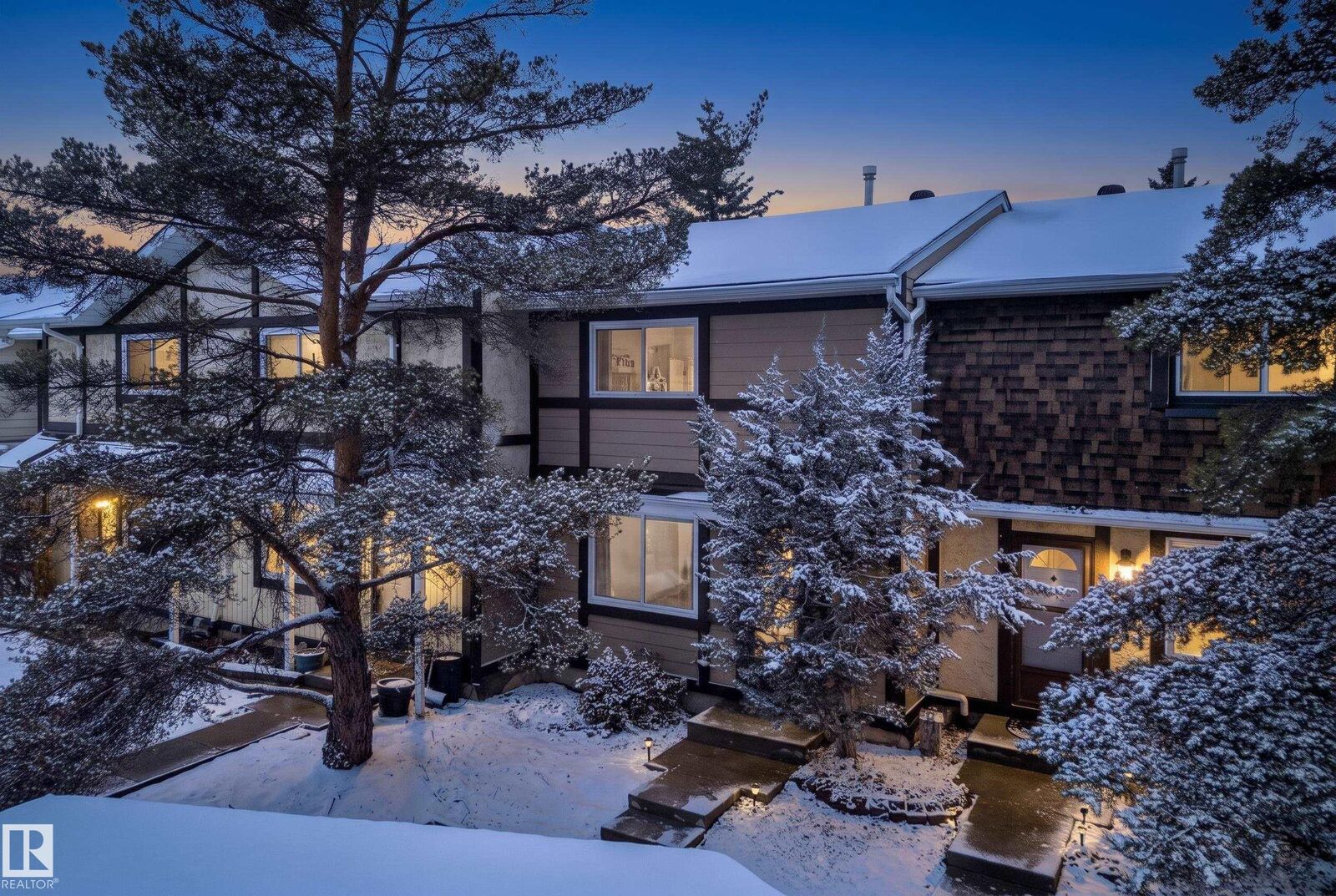 Property Photo: 181 Tudor Lane NW AB T6J 3T5