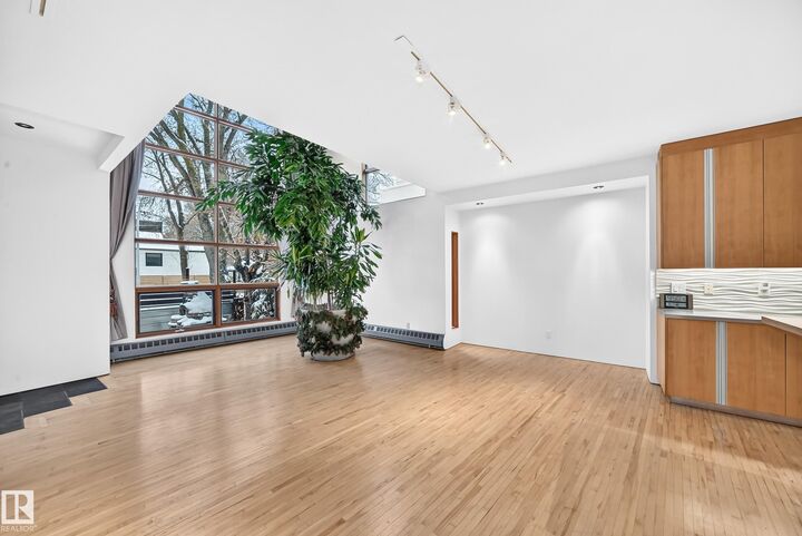 Property Photo: 9318 109 Avenue NW AB T5H 1C5