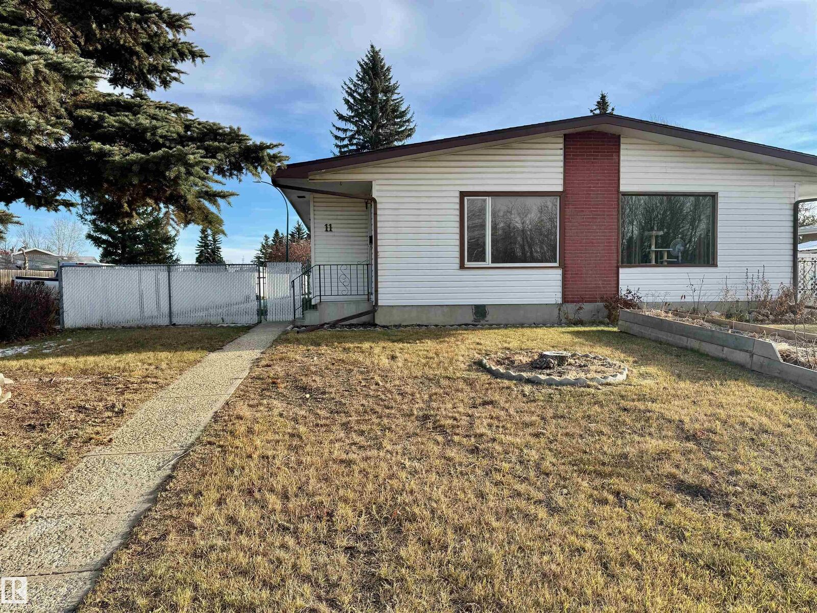Property Photo:  11 Overdown Drive  AB T4N 5G9 