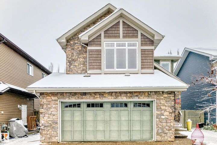 Property Photo: 94 Ellington Crescent AB T8N 4C6