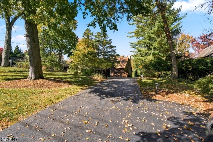 Property Photo:  14 Island Trl  NJ 07871 
