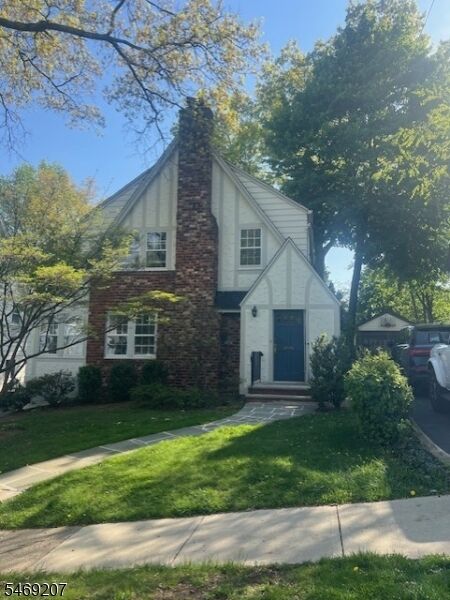 Property Photo:  18 Evergreen Pl  NJ 07040 