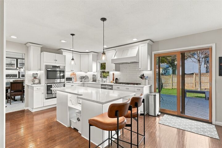 Property Photo:  506 46th Street  IA 50265 