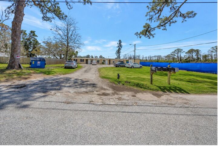 Property Photo:  5100 South Road  FL 34652 