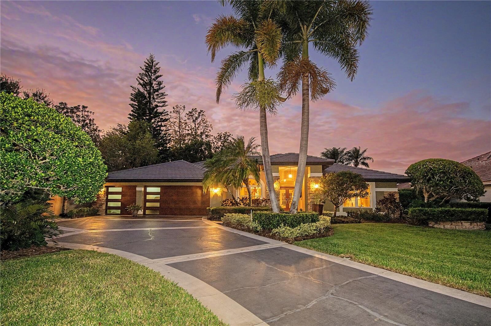 Property Photo:  1334 Fallsmeade Court  FL 34677 
