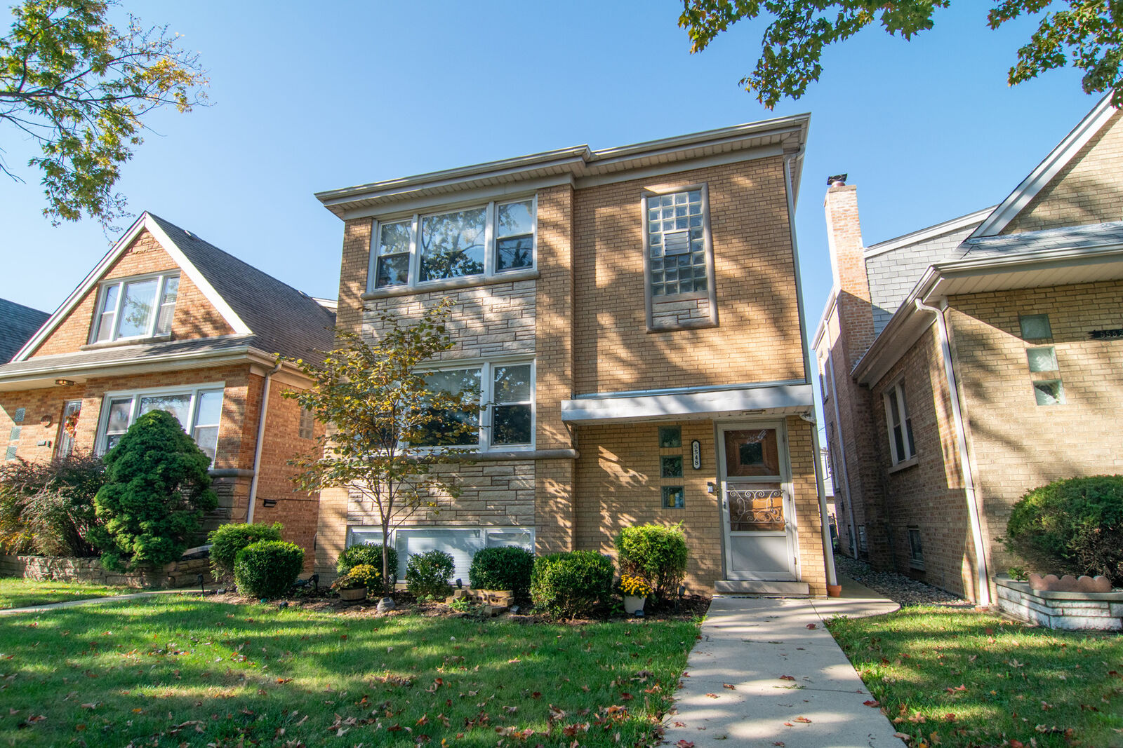 Property Photo: 5548 N Major Avenue IL 60630