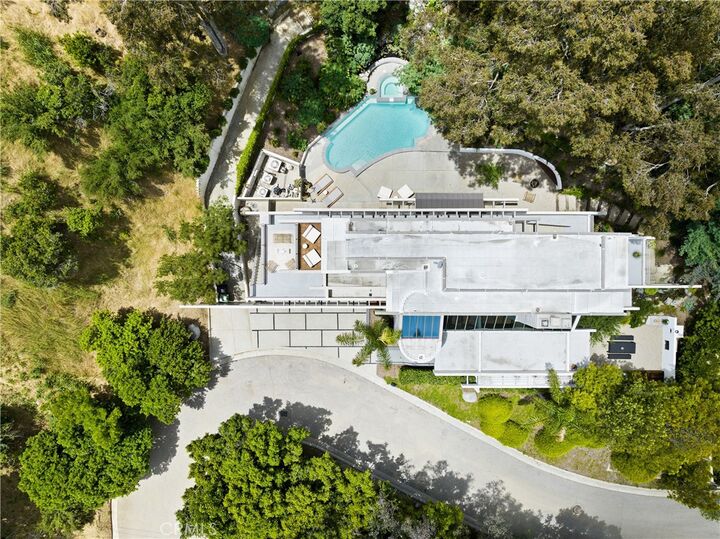 Property Photo:  11210 Briarcliff Lane  CA 91604 