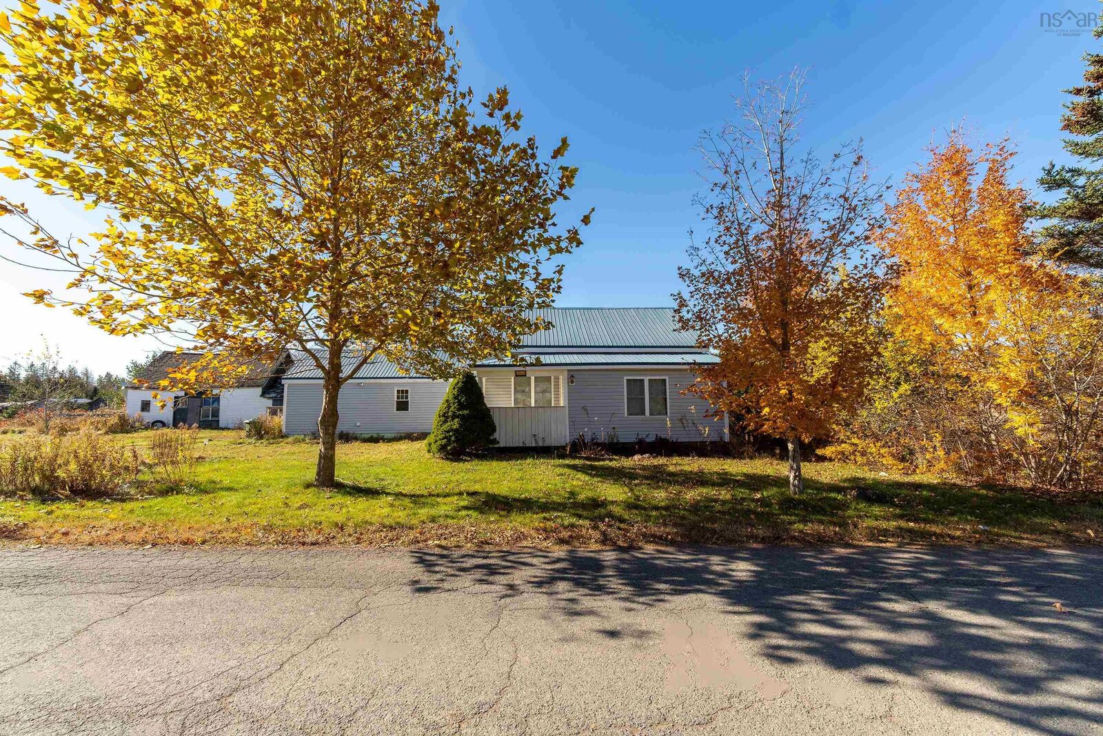 Property Photo:  70 Wharf Road  NS B0M 1K0 