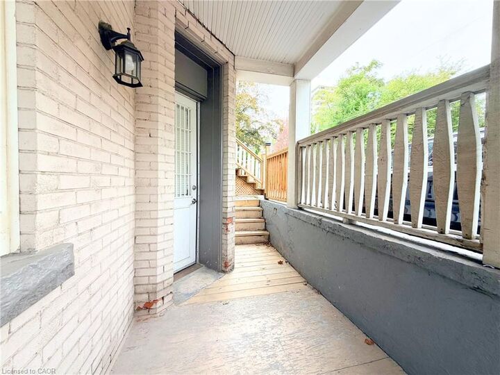 Property Photo:  121 Park Street S 1  ON L8P 3E6 