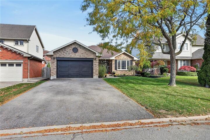 Property Photo:  223 Stagecoach Drive  ON L0R 1W0 