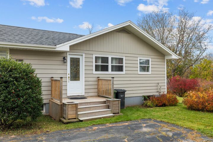 Property Photo:  48 Keppoch Road  PE C1B 2J1 