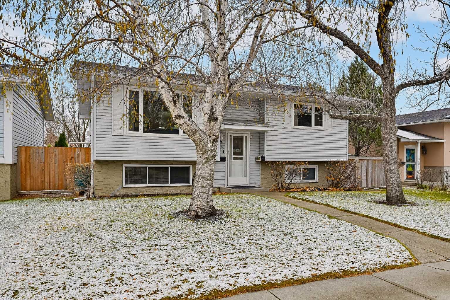 Property Photo:  6803 24 Avenue NE  AB T1Y 1Z9 
